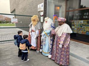 LOS REYES MAGOS VISITARON EL COLEGIO